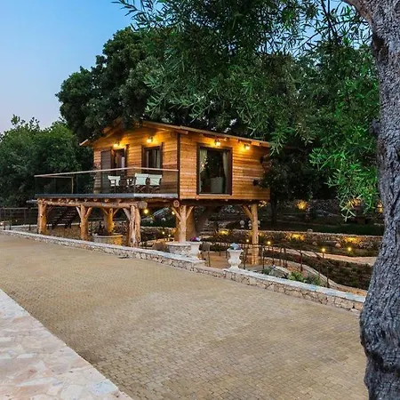 הוילה Atsipopoulo Stolidi Mou Treehouse מראה חיצוני תמונה