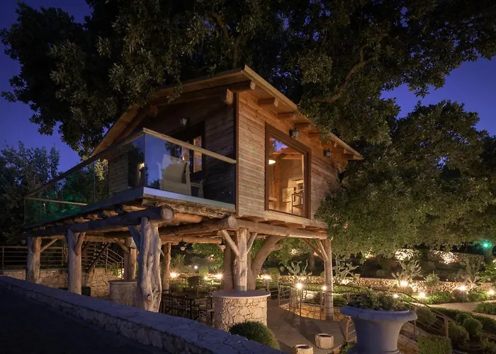 Stolidi Mou Treehouse