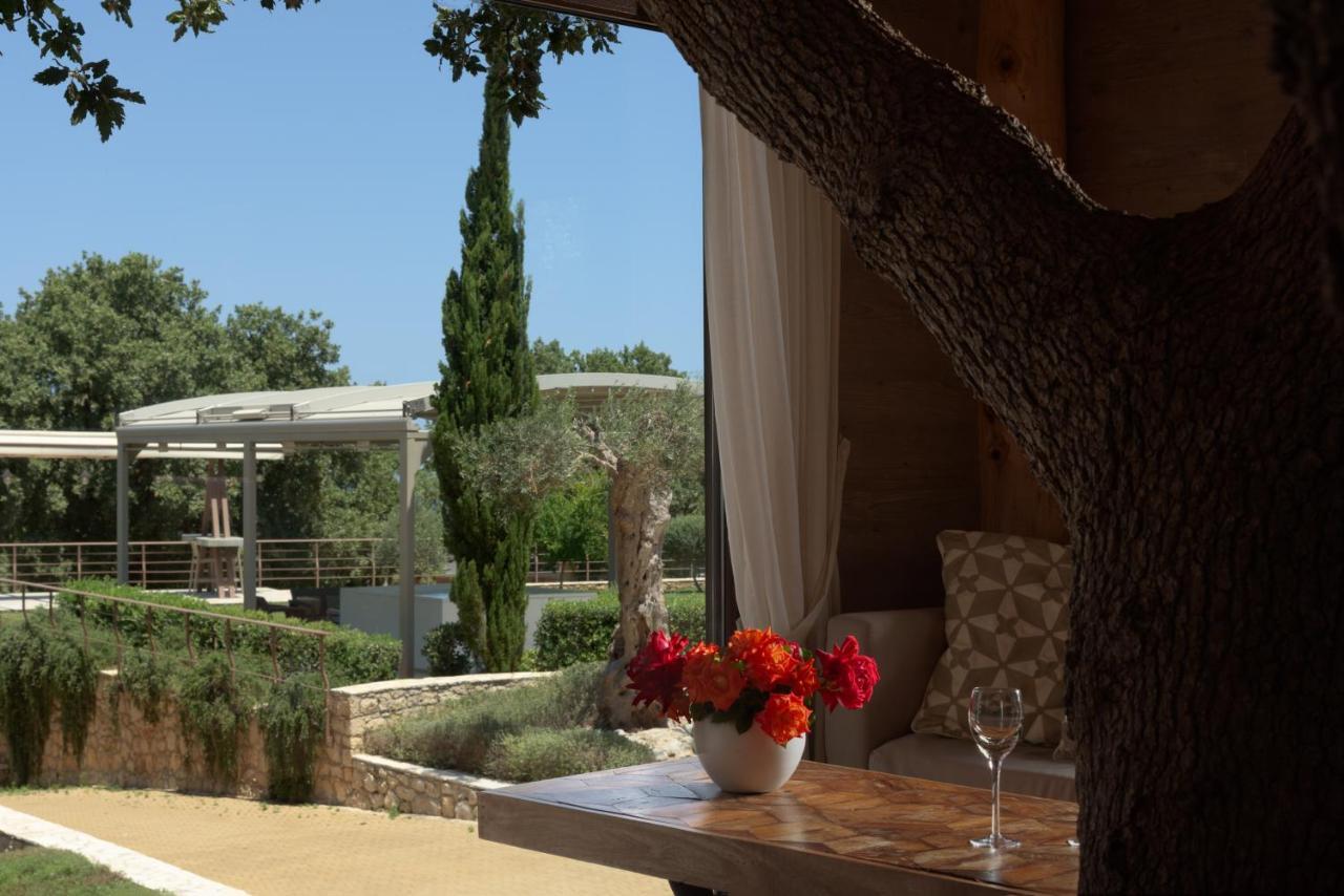 Stolidi Mou Treehouse *