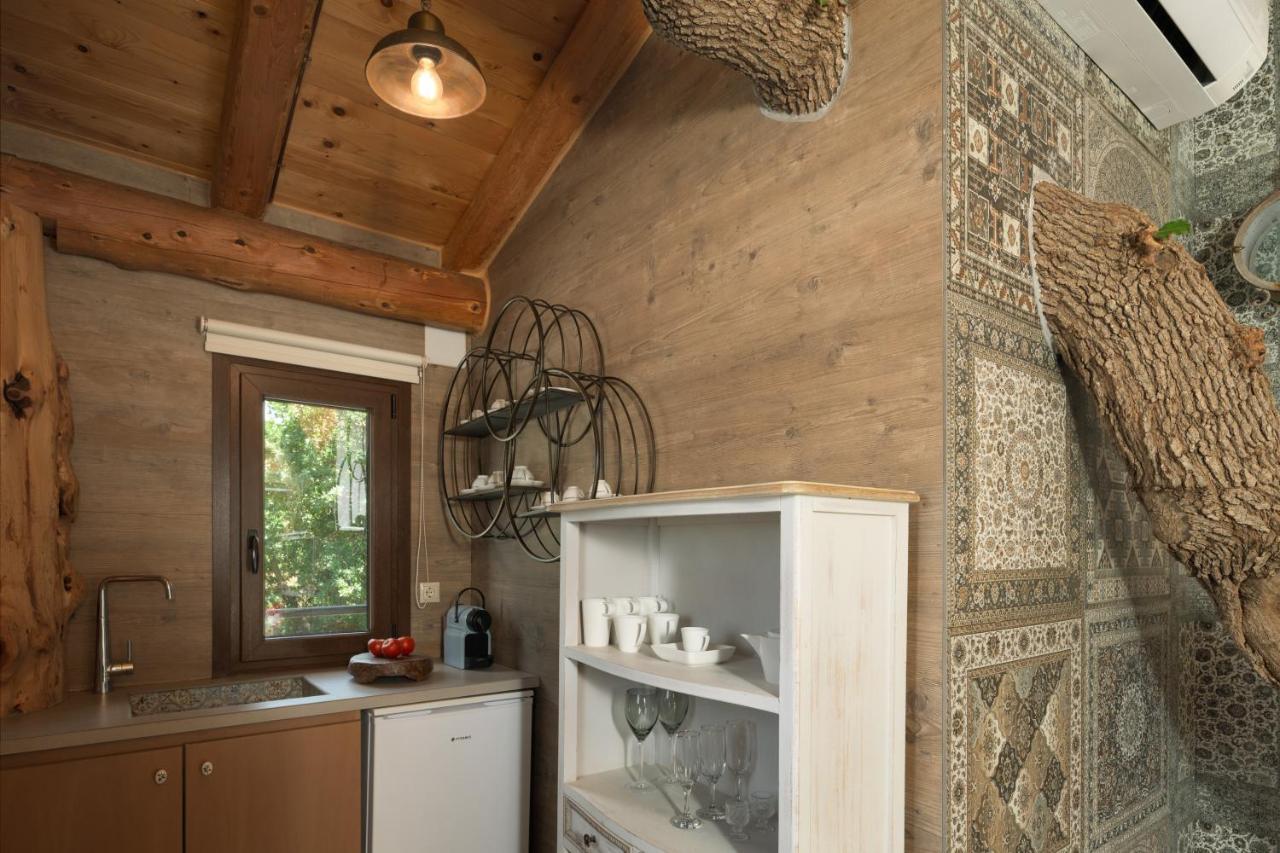 Stolidi Mou Treehouse